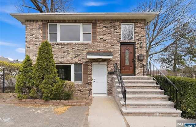 49 E Pleasant Avenue