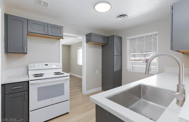 1300 E Nelson Avenue