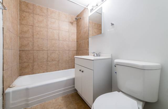 8851 S Cottage Grove Ave