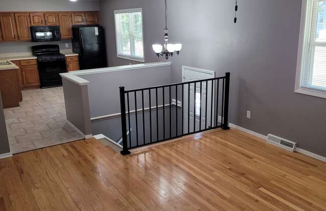 2021 West 35th Street