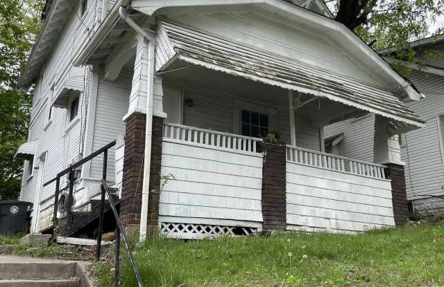 319 Lease St