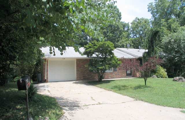 5 bedroom Home - 3006 Lynnwood Drive, Columbia, MO 65203