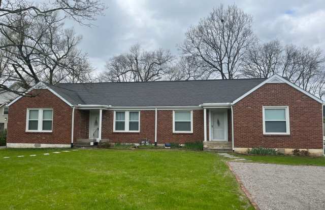 Renovated 2 Bedroom/ 1 Bath Duplex minutes to 12th South, Lipscomb, Belmont and Vandy