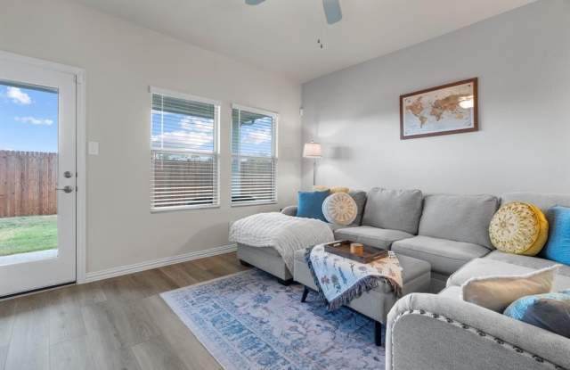 Photo of 207 Greenbriar Drive