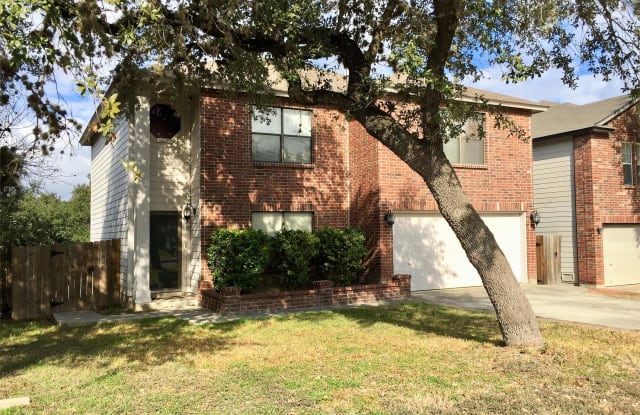 319 Clover Creek San Antonio, TX 78245 - 319 Clover Crk, San Antonio, TX 78245