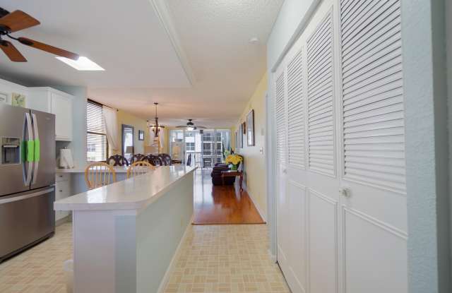 2008 S Federal Highway