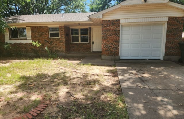 500 Clearview Dr - 500 Clearview Drive, Norman, OK 73072