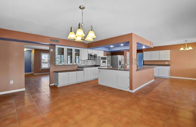 13422 W Shadow Hills Dr