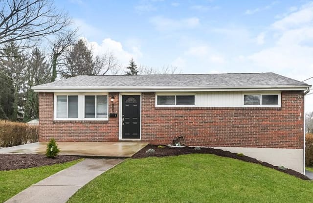 805 Hackberry Dr - 805 Hackberry Drive, Monroeville, PA 15146