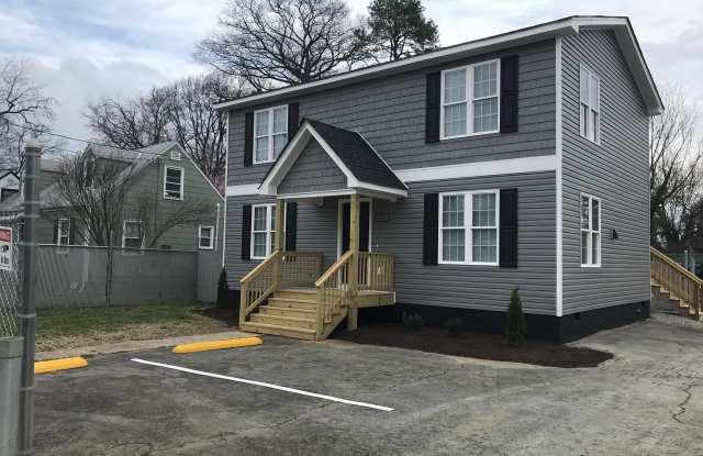 225 Plazaview Rd