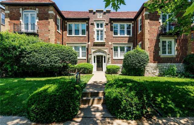 7331 Forsyth Boulevard