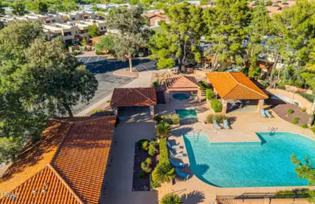Charming 2BR Condo in Tucson