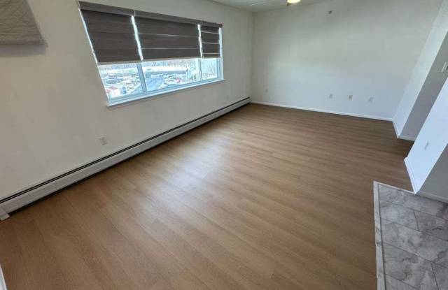 Photo of 103 Horizon Court unit: B