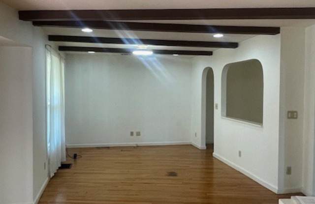 1180 N Country Club Blvd