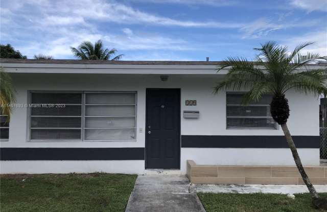 217 SW 11th Ave - 217 Southwest 11th Avenue, Hallandale Beach, FL 33009