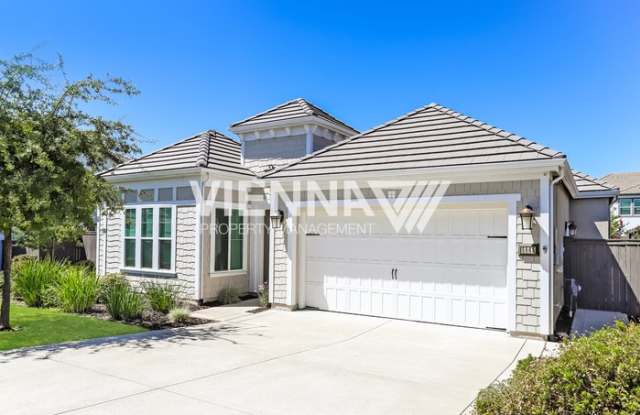 5865 Tree Swallow Circle