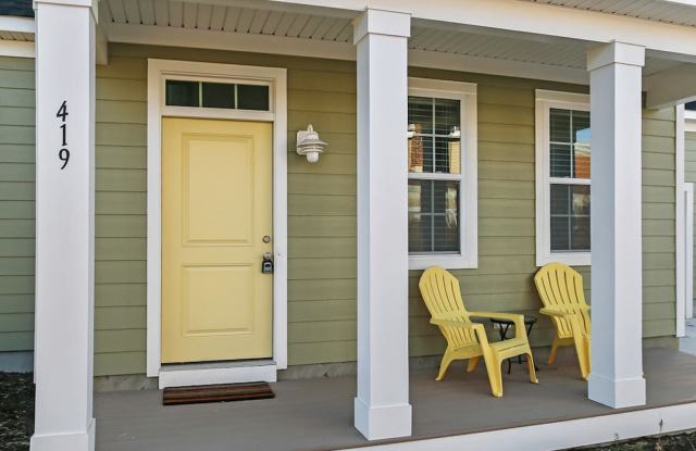 419 26th Half Street