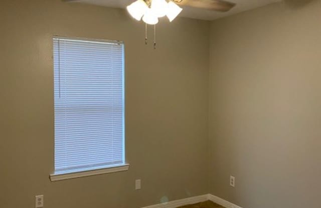 Photo of 31 E. Burgess Rd. #9