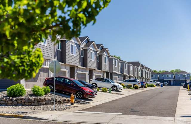 Oak Heritage Townhomes