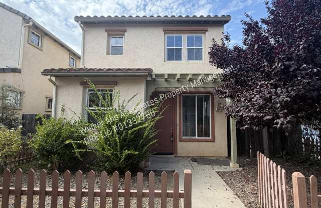 2245 Lily Ln