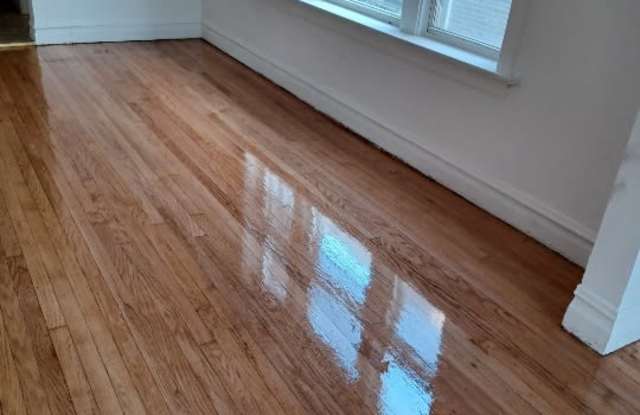 1916 West Garfield Boulevard