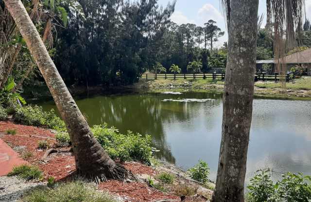 Photo of Spacious 2 acre property 4BR / 2 bath House in Loxahatchee Groves