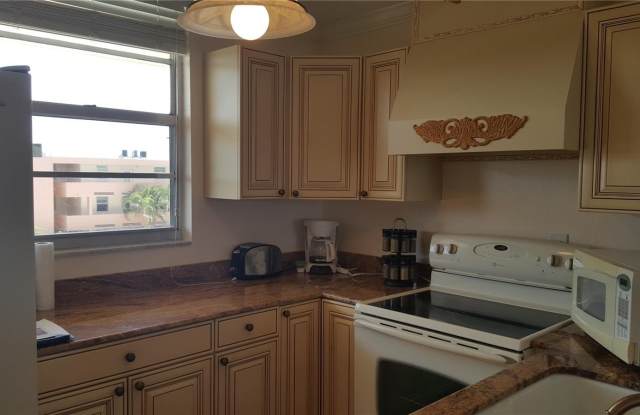 7465 S BAY ISLAND DRIVE S