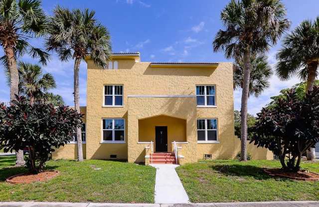 604 Beach Ct