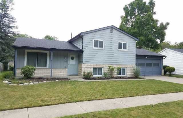 1745 David Court