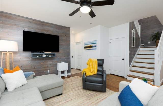 519 W Avenue C unit: B