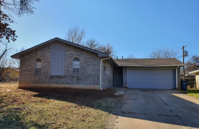 1613 McGregor Dr - 1613 Mcgregor Drive, Midwest City, OK 73130