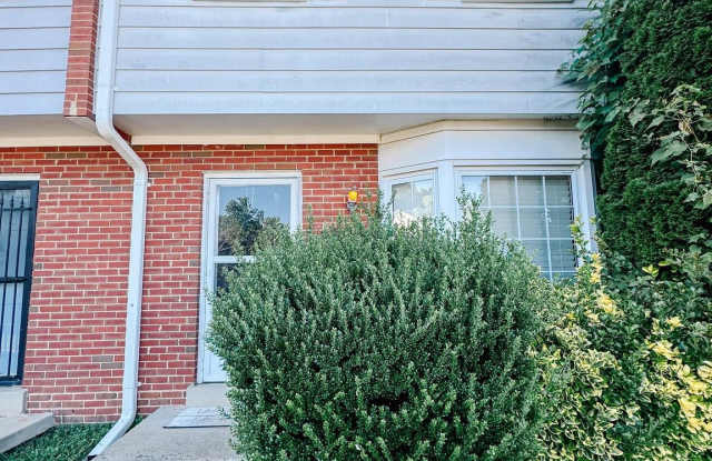 4308 EILEEN COURT