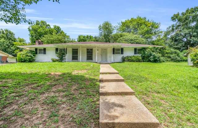 Renovated 3 Bedroom 2 Bath Home for Rent with Detached Garage!