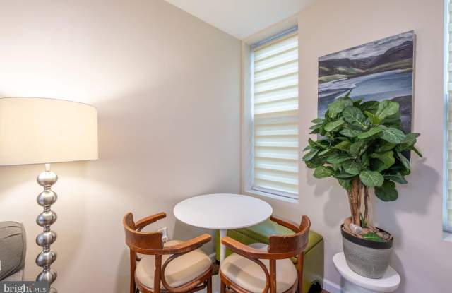 2205 EMERALD Street unit: 1
