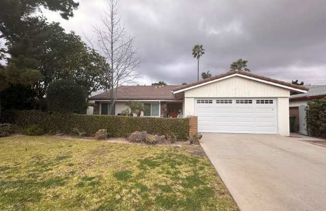 Photo of Chatsworth Ranch Style 5+3 single family home