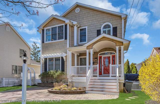 323 E Main Street