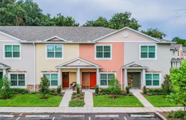 1122 Hillhurst Drive