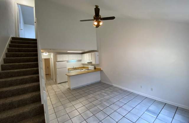 2/2 Charming Townhouse Near FSU!