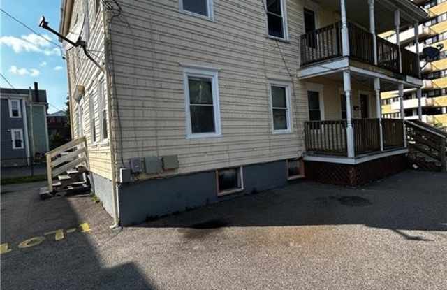 107 earle Street