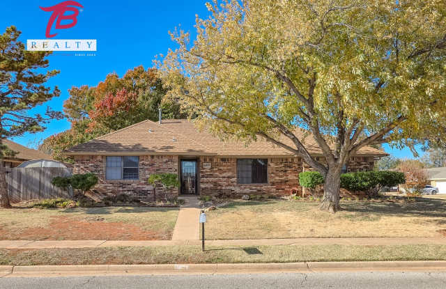Spacious 3 bedroom, 2 bath single‑family home in the desirable Lyrewood/Woodlake area of northwest Oklahoma City