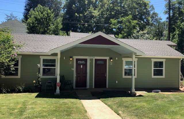 1 Bedroom Bungalow in Placerville near Downtown, Easy Access to Hwy 50! - 2924 Bedford Avenue, Placerville, CA 95667