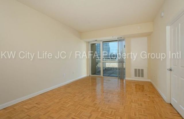 10 Harborside Place