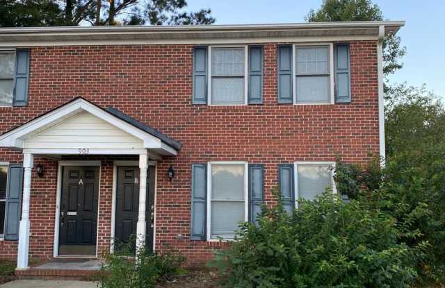 Photo of Lovely 2 bedroom Townhome