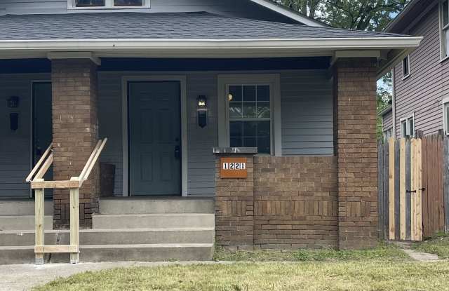 Photo of 1221 N Oxford Street