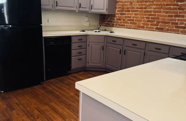 Photo of 1215 West 7th Street