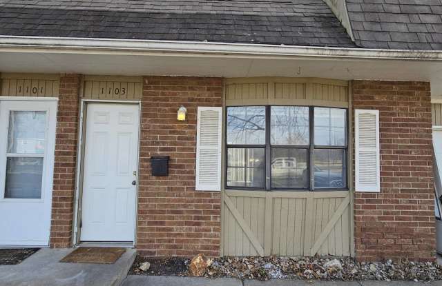 1103 South Saint Louis Avenue
