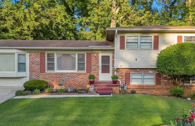 Photo of 2219 Euclid Rd