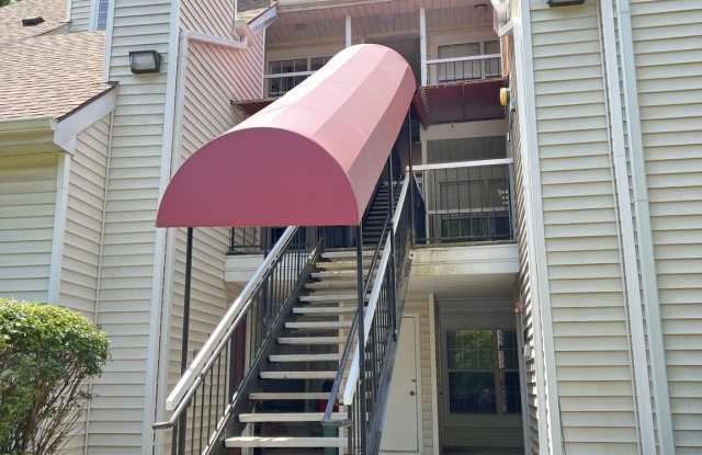 1121 BAYBURY COURT