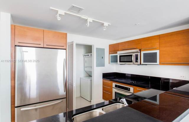 244 Biscayne Blvd Way