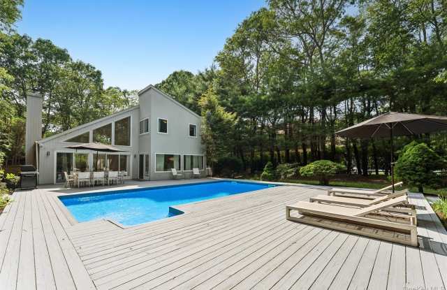 Photo of 24 Quogue Riverhead Road
